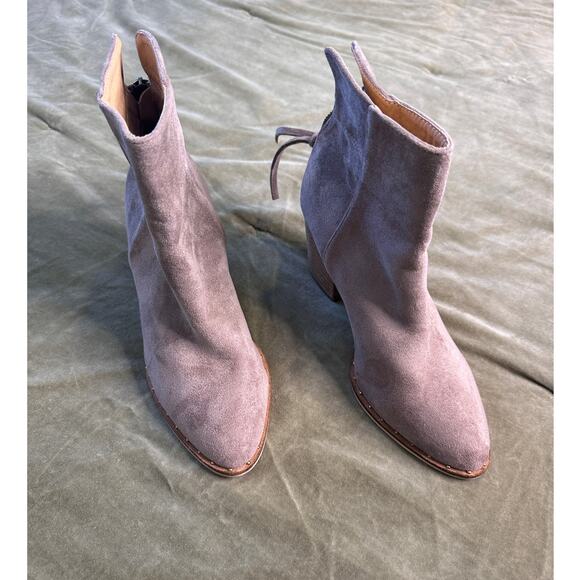 BEAST Fashion Weslee Faux Suede Ankle Boot size 6.5 - Picture 3 of 9